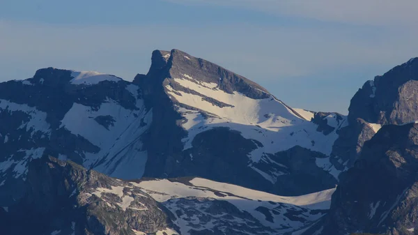温登斯托克 从瑞士斯坦瑟霍恩山看到的山脉 — 图库照片
