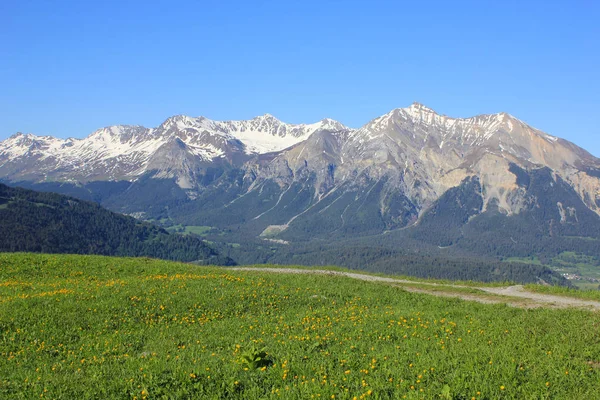 Высокие Горы Parpaner Rothorn Aroser Rothorn Lenzer Horn Швейцария — стоковое фото