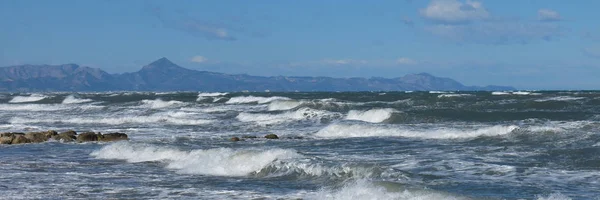 Μεγάλα Κύματα Στην Παραλία Les Πεζοναύτες Denia — Φωτογραφία Αρχείου