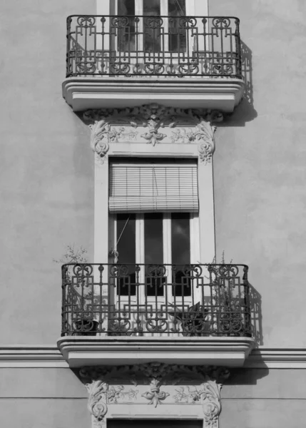 Старый Фасад Балконом Валенсии — стоковое фото