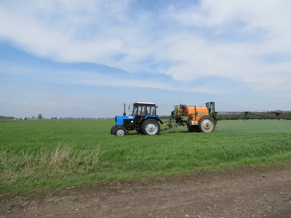 Tractor Wit Rusland Met Amazone 3000 — Stockfoto