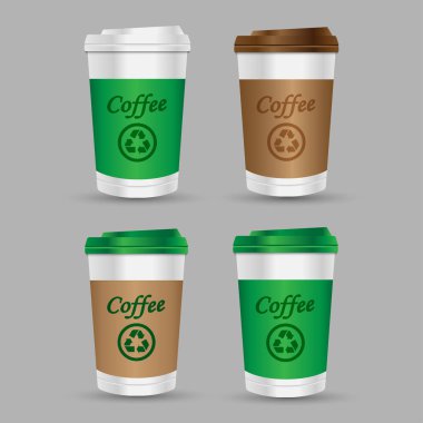 Gri arka planda geri dönüşüm işareti olan gerçekçi kahve fincanları seti