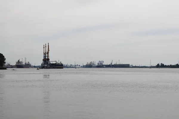 Grúa Elevadora Pesada Puerto Franco Riga Letonia —  Fotos de Stock