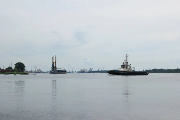 Remorqueur Retourne Quai Une Journée Travail Ordinaire Dans Port Maritime — Photo