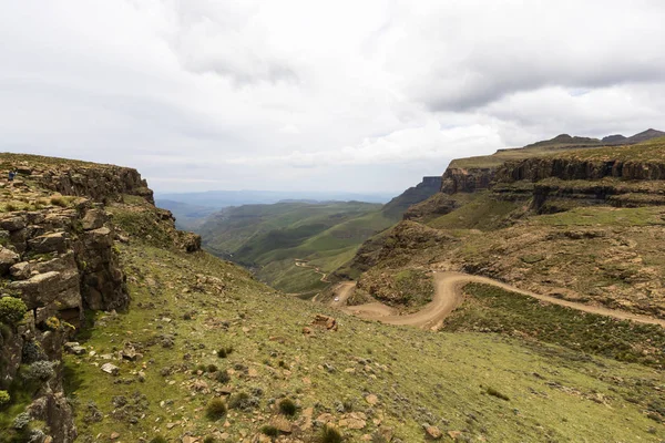 Neerkijkt Sani Pass Zuid Afrika Stockfoto
