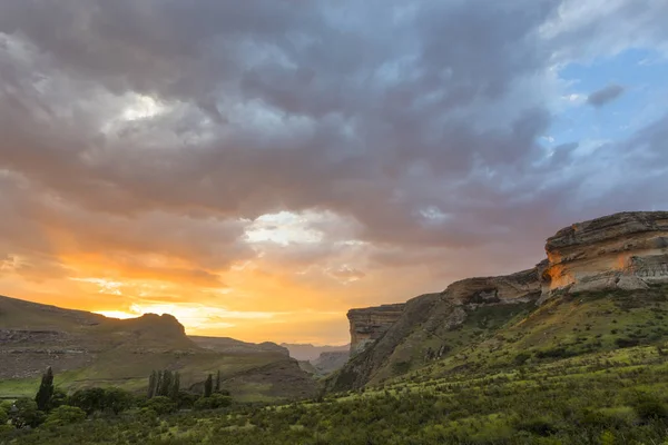 Golden Sunset Vid Golden Gate Sydafrika — Stockfoto