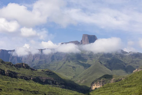 Centinela Con Nubes Drakensberg Sudáfrica — Foto de Stock