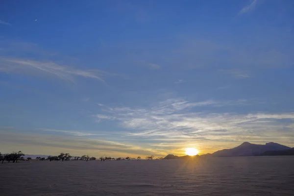 Salida Del Sol Las Llanuras Del Desierto Namibia — Foto de Stock