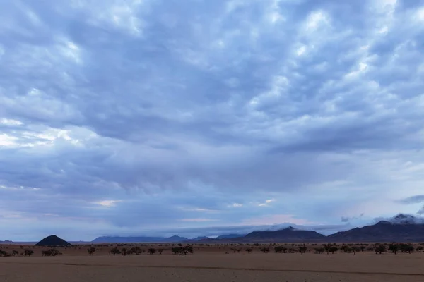 Nubes Bajas Sobre Montaña Namibia —  Fotos de Stock