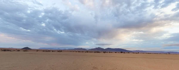 Panorama de nubes en el desierto —  Fotos de Stock