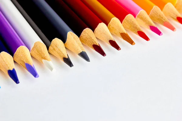 Un ensemble de crayons de couleur — Photo