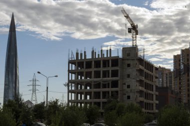 yüksek katlı konut inşaatı, kule vinç işletme