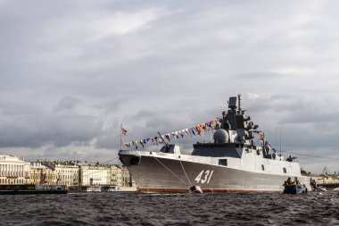 T. Petersburg, Rusya - Temmuz, 2019: Neva nehrinde küçük bir roket gemisi projesi (kod 