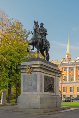 Rusya, St. Petersburg, Ekim 2019 at sırtında Büyük Peter anıtı, St. Petersburg Peter 1 at sırtında Çar için güzel bir anıt, Aziz Petersburg Rusya. şehir merkezi.