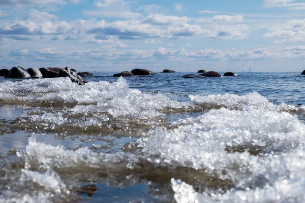 Холодне Північне Море Пейзаж Льодом Видом Блакитне Небо Блакитне Море — стокове фото