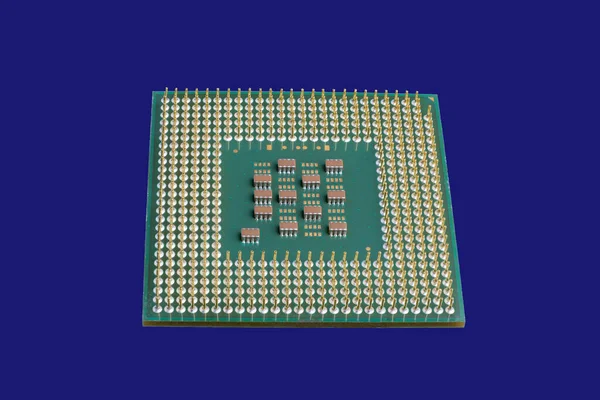 Foto Chip Cpu Aislado Sobre Fondo Azul Microprocesador Unidad Central — Foto de Stock