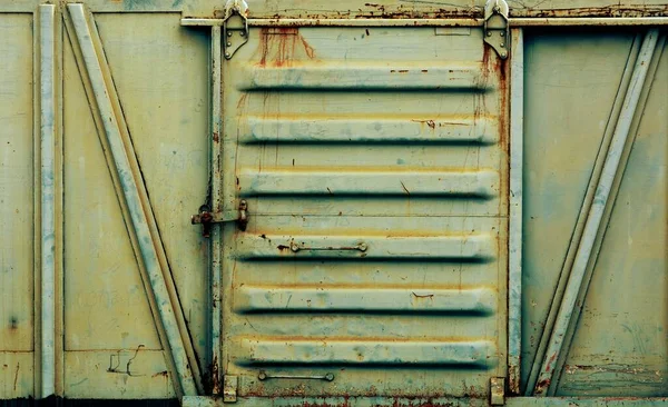 Eski Paslı Bogie Treninin Metal Kapısı — Stok fotoğraf