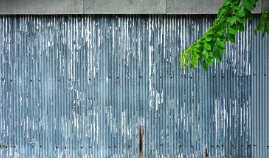 Eski ve paslı galvanize demir çatı dokusu