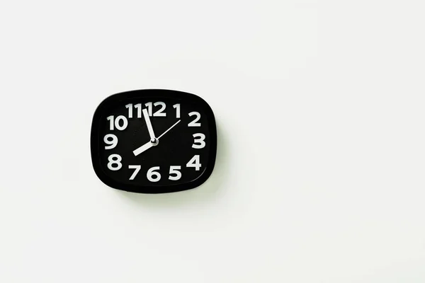 Relógio Preto Isolado Fundo Branco — Fotografia de Stock