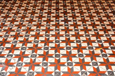 turuncu ve kahverengi antika cami zemini