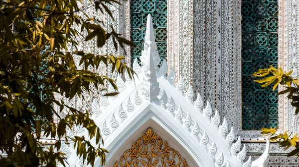 Telhado Templo Estuque Branco — Fotografia de Stock
