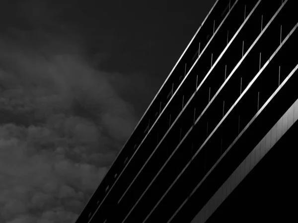 Архитектура Современного Здания Черно Белый Темный Фон — стоковое фото