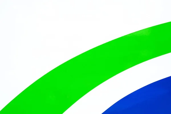 Beyaz Üzerinde Yeşil Mavi Eğri — Stok fotoğraf
