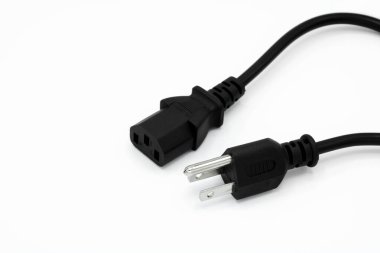 Beyaz arkaplanda siyah elektrik prizi izole edildi