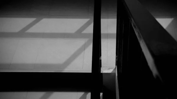 Acél Korlát Lépcsőházban Modern Épületben Közelkép — Stock Fotó