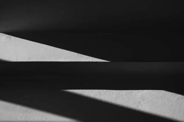 Fondo Abstracto Una Pared Blanca Con Sombras Desde Ventana Monocromo —  Fotos de Stock