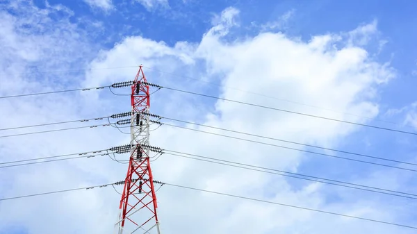 Hoogspanning Elektrische Paal Blauwe Lucht — Stockfoto