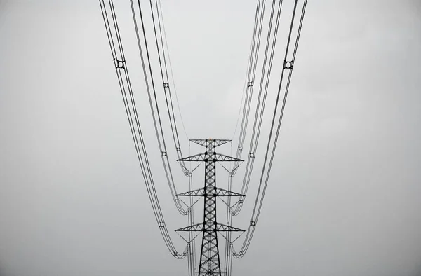 高压极电塔 — 图库照片