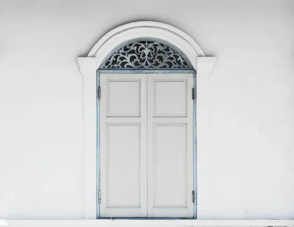 Finestra Legno Antico Bianco Edificio Cemento Bianco — Foto Stock