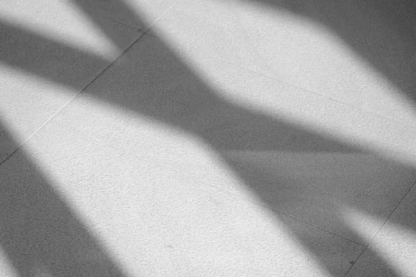 Σκιές Από Παράθυρο Στο Πάτωμα Πλακιδίων — Φωτογραφία Αρχείου
