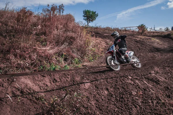 Motokros jezdec v akci — Stock fotografie