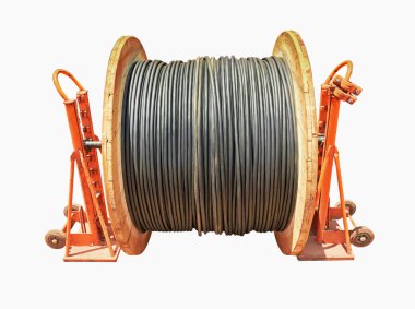 Kablo tamburu ve beyaz arka plandan izole edilmiş stand