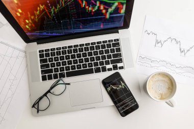 beyaz masa gözlükleri kahve telefon indeksi büyüme tablosu