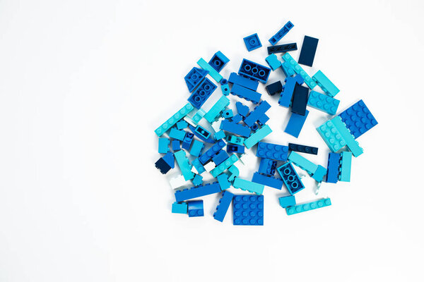 Москва, Россия - 24 сентября 2019 года: Лего блоки - пластиковая строительная игрушка
