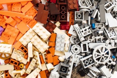 Moskova, Rusya - 24 Eylül 2019: Lego blokları - plastik inşaat oyuncak