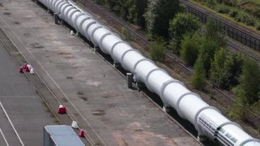 Hiperdöngü, test tesisi, vakum tren konsepti, fütüristik ulaşım hava görüntüsü