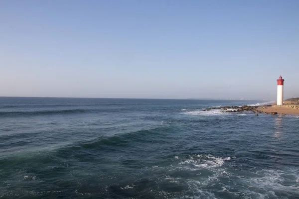 桟橋からのウムランガ灯台の眺め — ストック写真