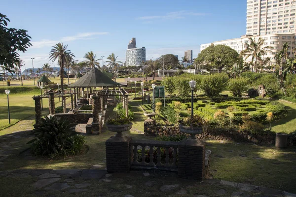 Sunken Gardens in Front of Hotels on Durban's Golden Mile — Stock Photo, Image
