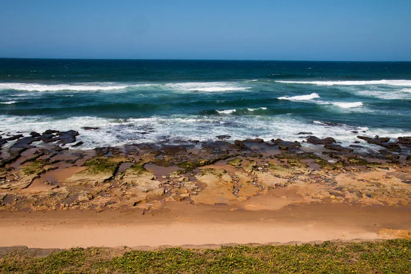 Rocas Expuestas Playa Visibles Marea Baja —  Fotos de Stock