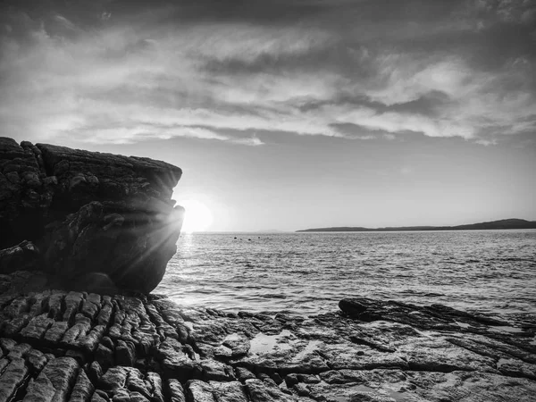 Βράχια Κοντά Elgol Λοχ Scavaig Νήσος Σκάι Σκωτία Ζεστό Ηλιοβασίλεμα — Φωτογραφία Αρχείου