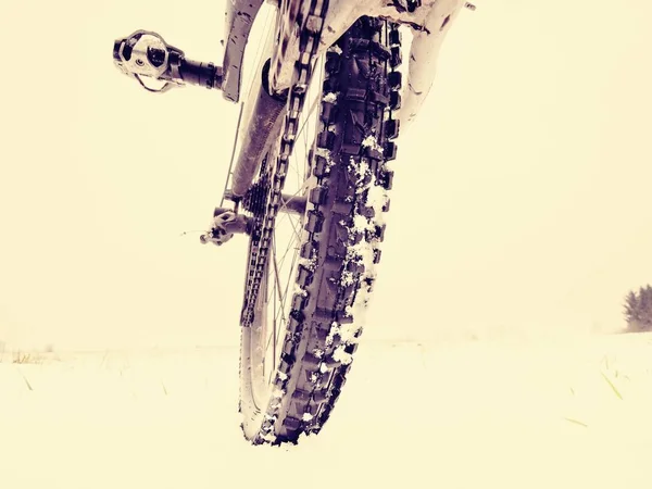 Rear Wheel Detail Mtb Snow Flakes Melting Dark Road Tyre — Stock Photo, Image
