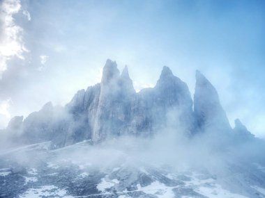 Alp Tre Cime di Lavaredo Masifi muhteşem manzarası. Konumu Milli Parkı, Dolomiti South Tyrol, İtalya, Europe.