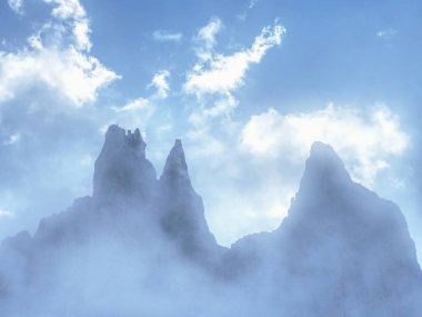 Tre Cime di Lavaredo güneşli Nisan akşamları görüntülemek etrafında tur üzerinden batımında, dolomit Alps İtalya