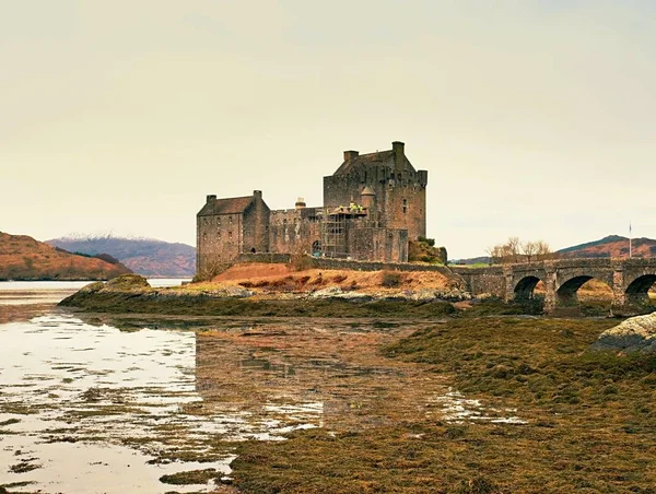 Припливи Озері Eilean Donan Замок Шотландії Популярні Кам Янисті Міст — стокове фото