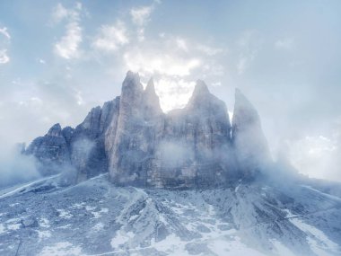 Tre Cime di Lavaredo güneşli Nisan akşamları görüntülemek etrafında tur üzerinden batımında, dolomit Alps İtalya