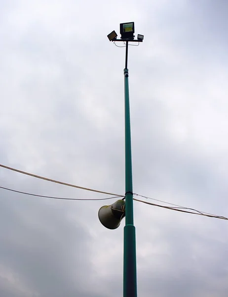Electric Light Pole Háttérben Kék Indigó Stadion Mező Fény Sark — Stock Fotó